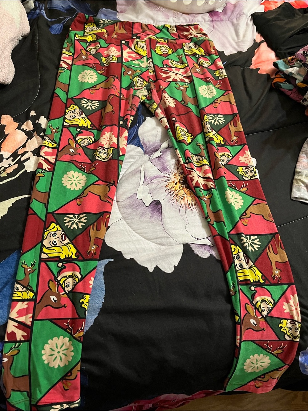 LuLaRoe Holiday Print Leggings - Red & Green